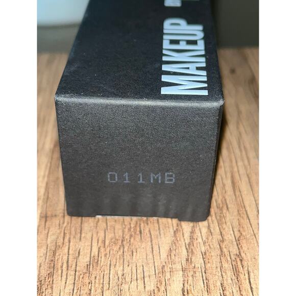 NWT MARIO SURREAL SKIN 4C Full Size Luminous Liquid Foundation - Picture 5 of 9